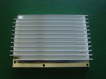 Radiateur en aluminium de usinage d'extrusion de prototype de précision rapide de commande numérique par ordinateur avec la passivation