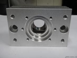L'acier inoxydable en aluminium adapté aux besoins du client en métal partie le service de prototype usiné par commande numérique par ordinateur