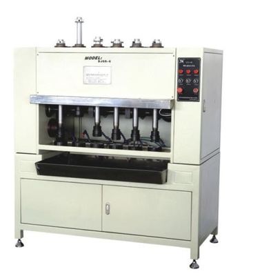 Six machines de plissage rotatoires d'axe en chef pour le tapement d'embase de filtre à huile